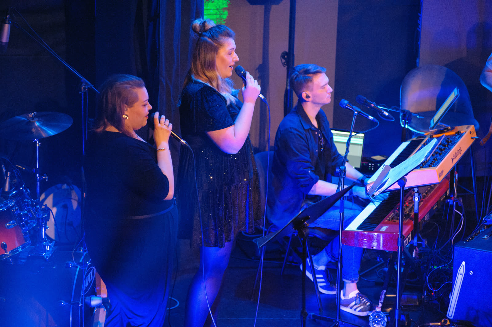 The Phil Collins Tribute Show na scenie
